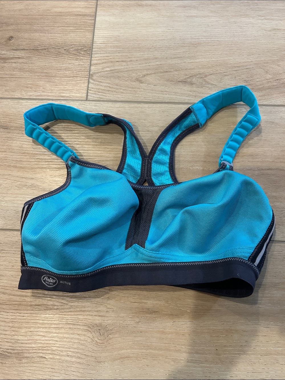 Anita active sports bra 34C
